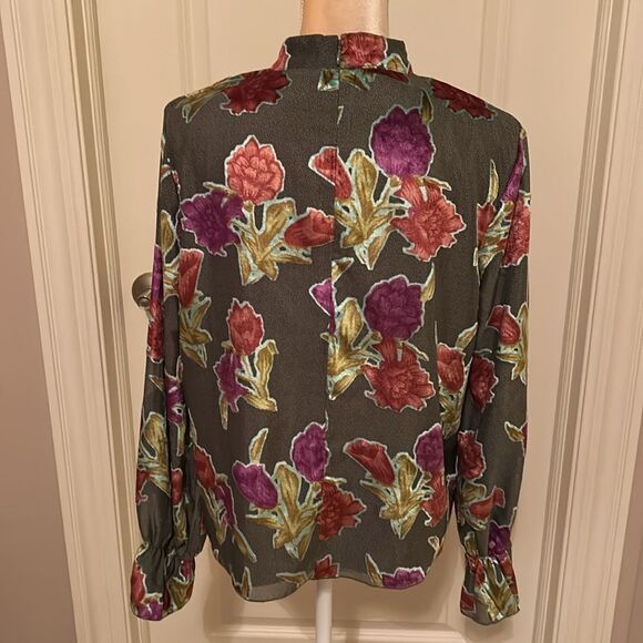 EUC Saylor Velvet Floral Blouse (size Large) - Picture 6 of 9